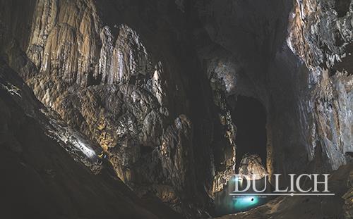 Hang Sơn Đoòng là hệ thống hang động lớn nhất thế giới. Ảnh: Andrej Sevkovskij